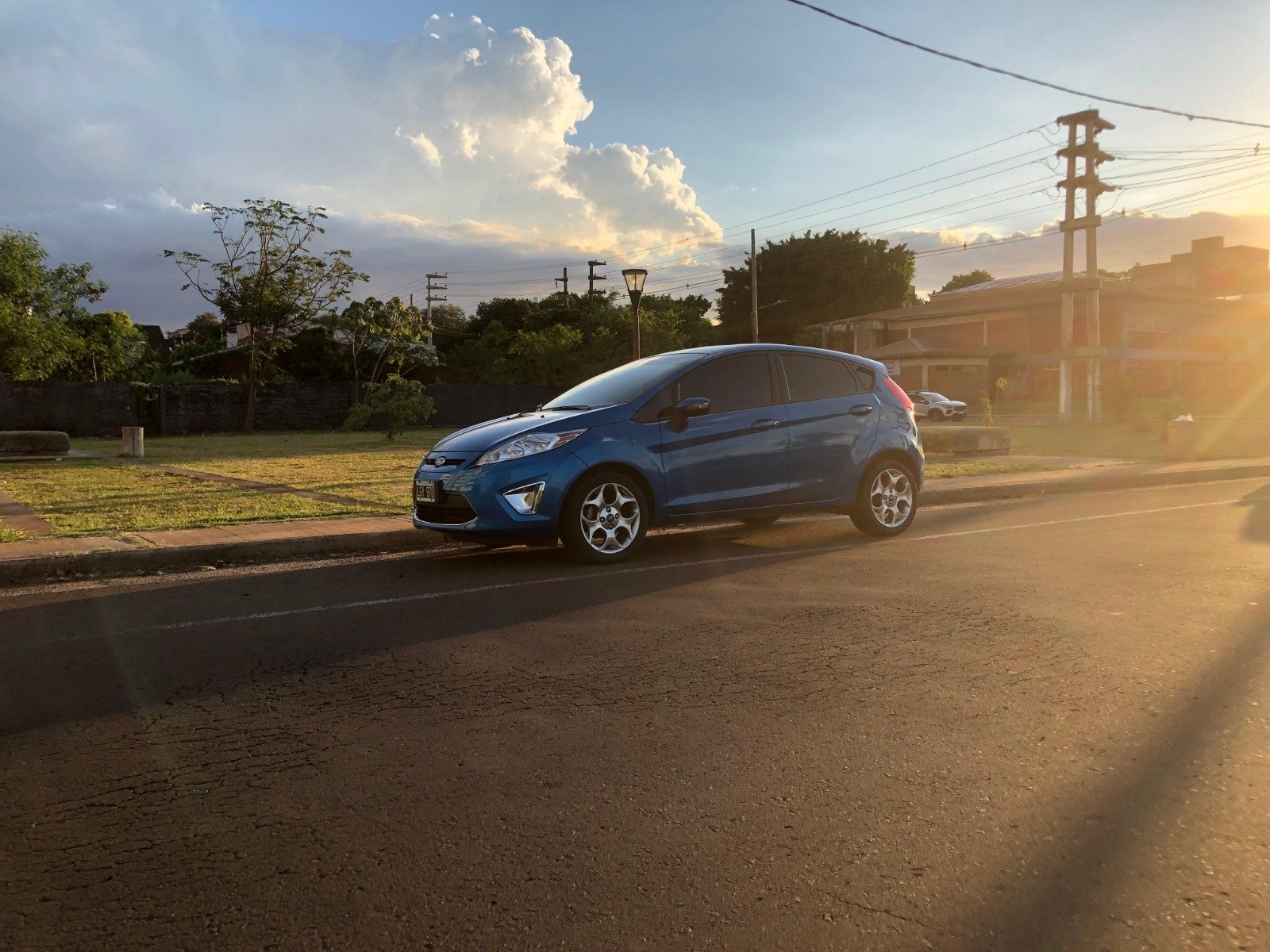 
								Ford Fiesta completo									