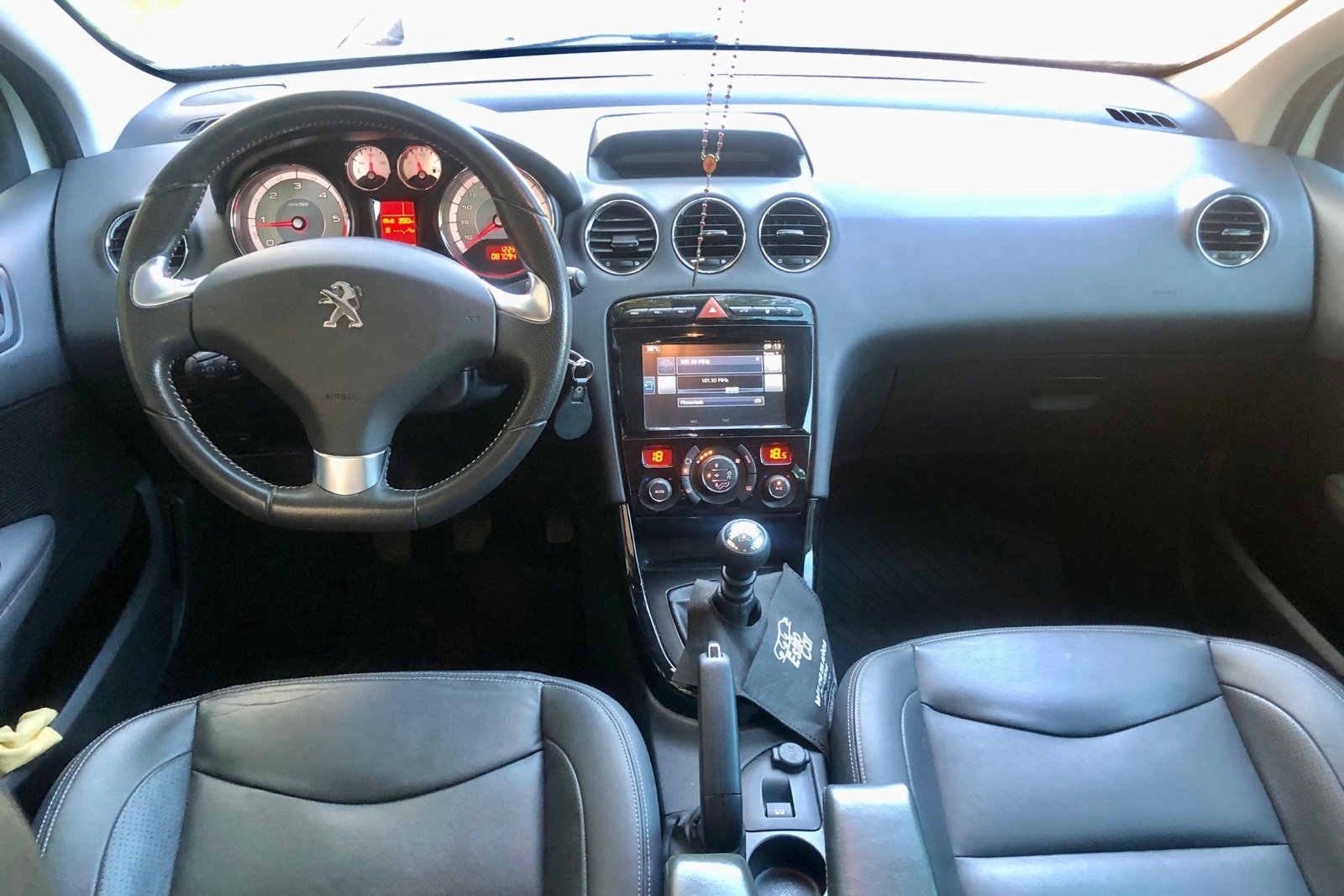 
								Peugeot 308 Feline HDI completo									
