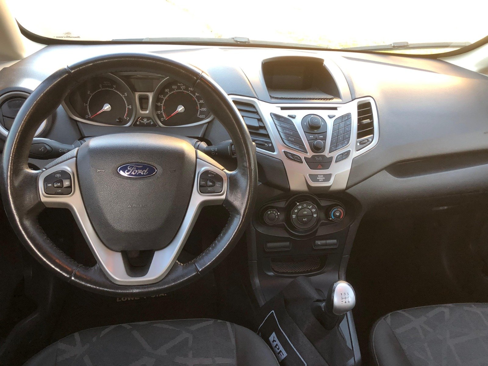 
								Ford Fiesta completo									
