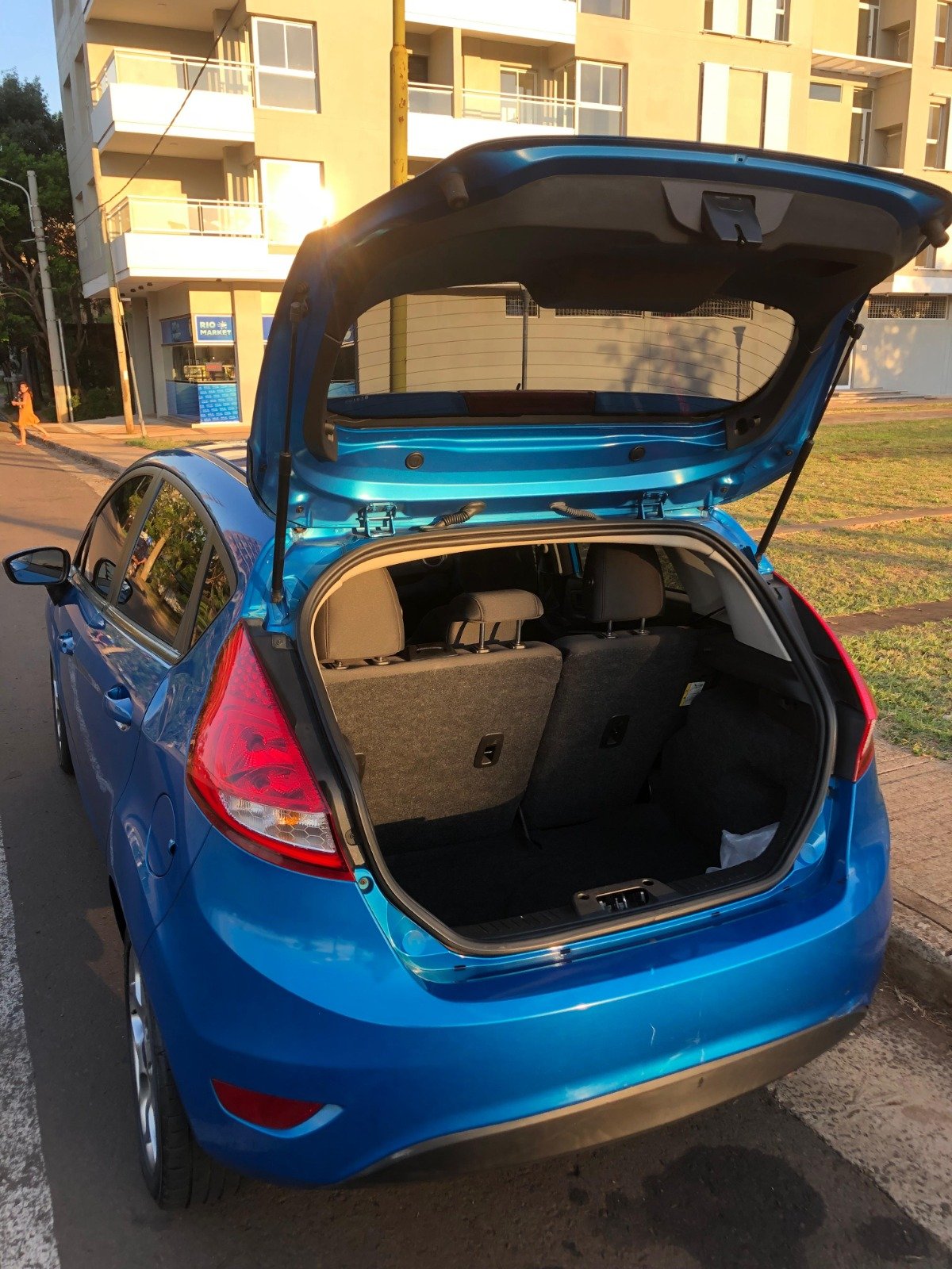 
								Ford Fiesta completo									