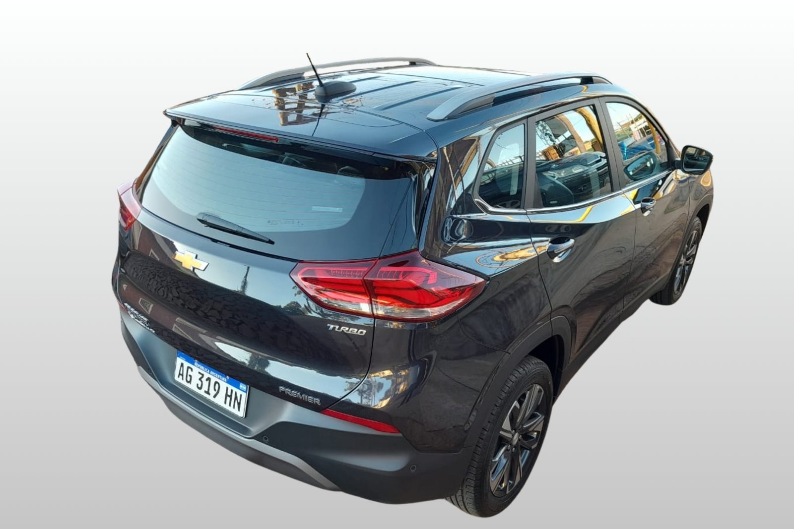 
								Tracker Premier completo									