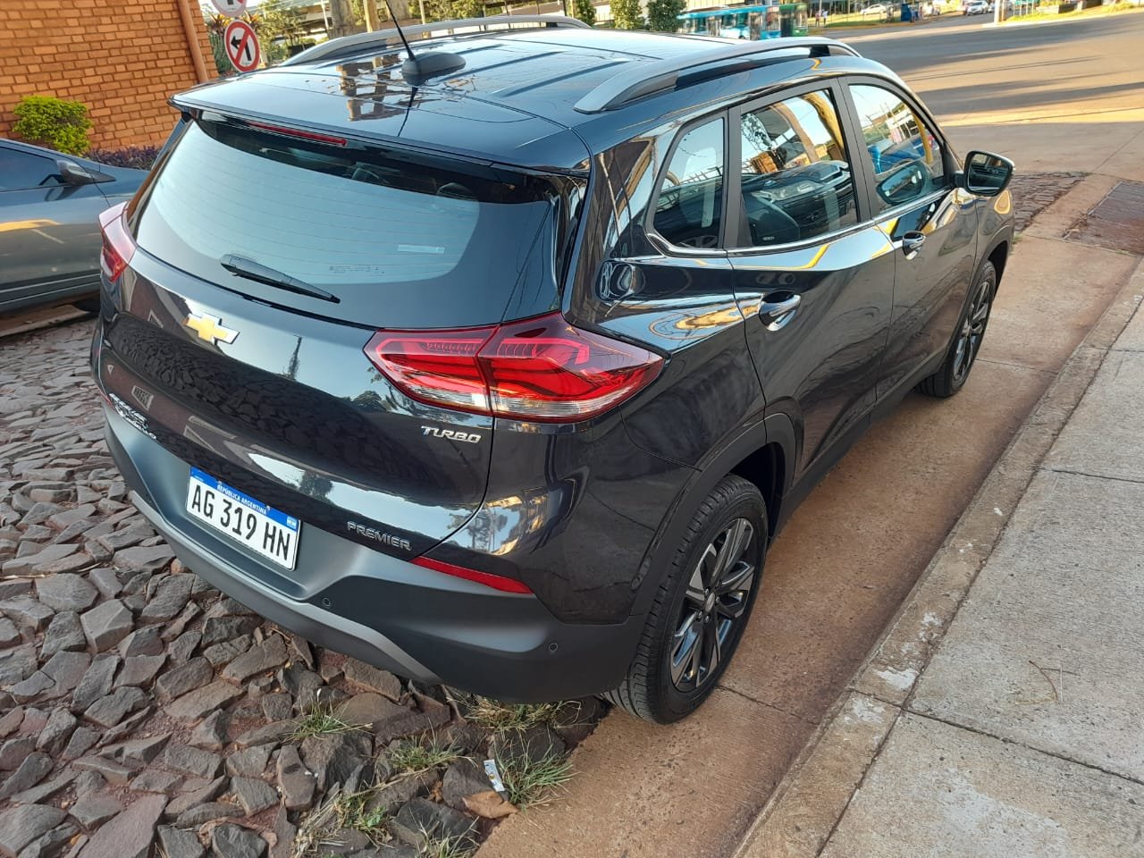 
								Tracker Premier completo									