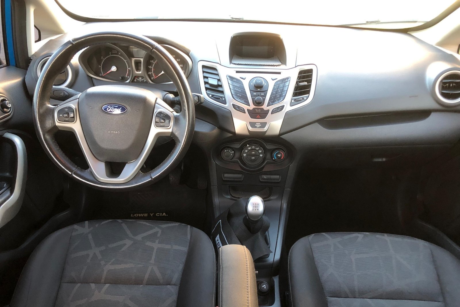 
								Ford Fiesta completo									