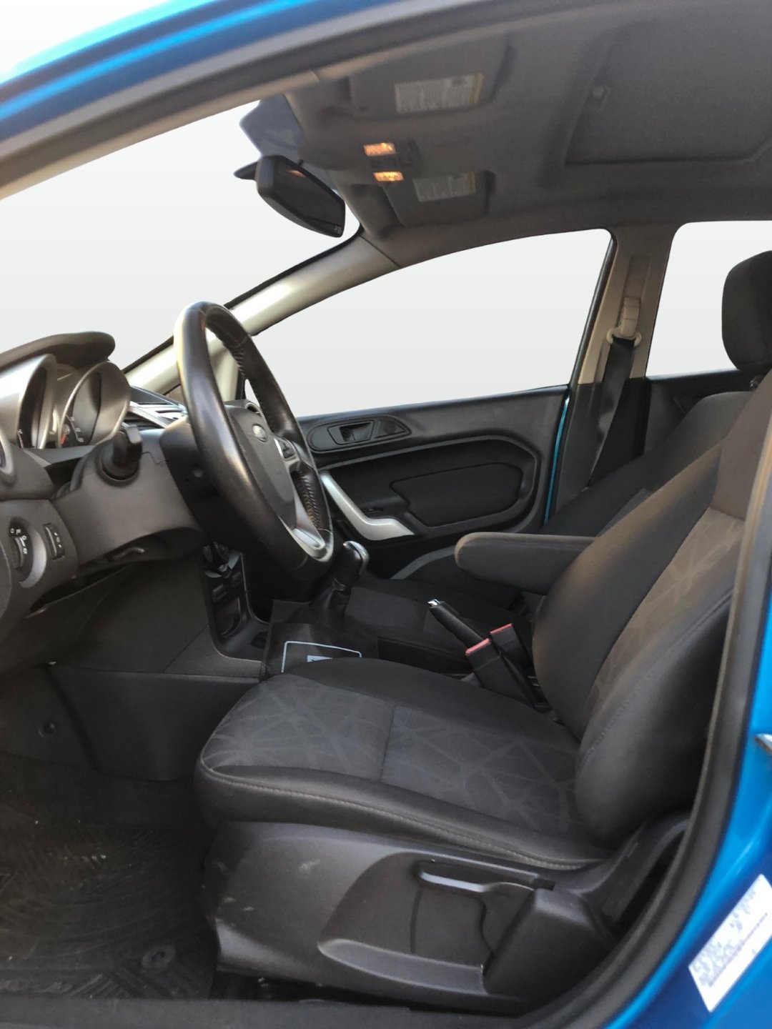 
								Ford Fiesta completo									