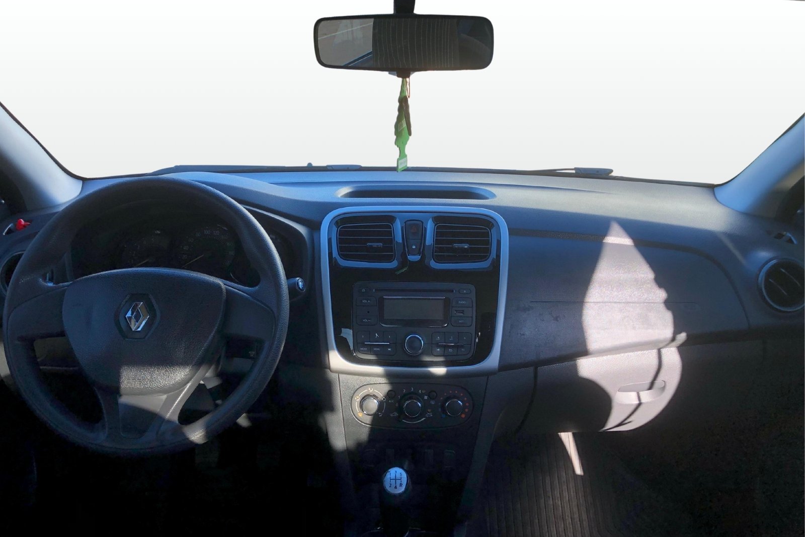 
								RENAULT LOGAN completo									