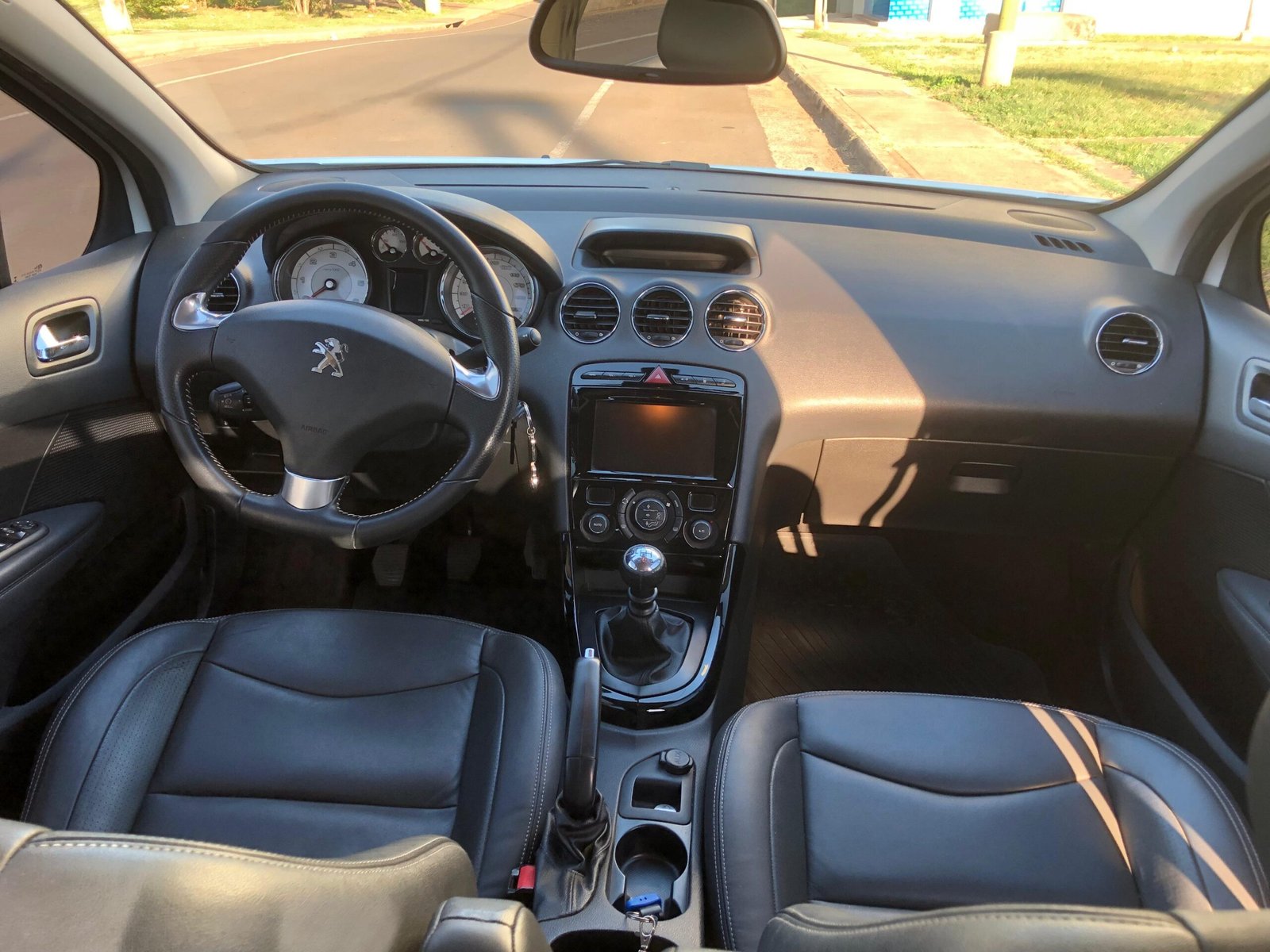 
								PEUGEOT 408 HDI completo									