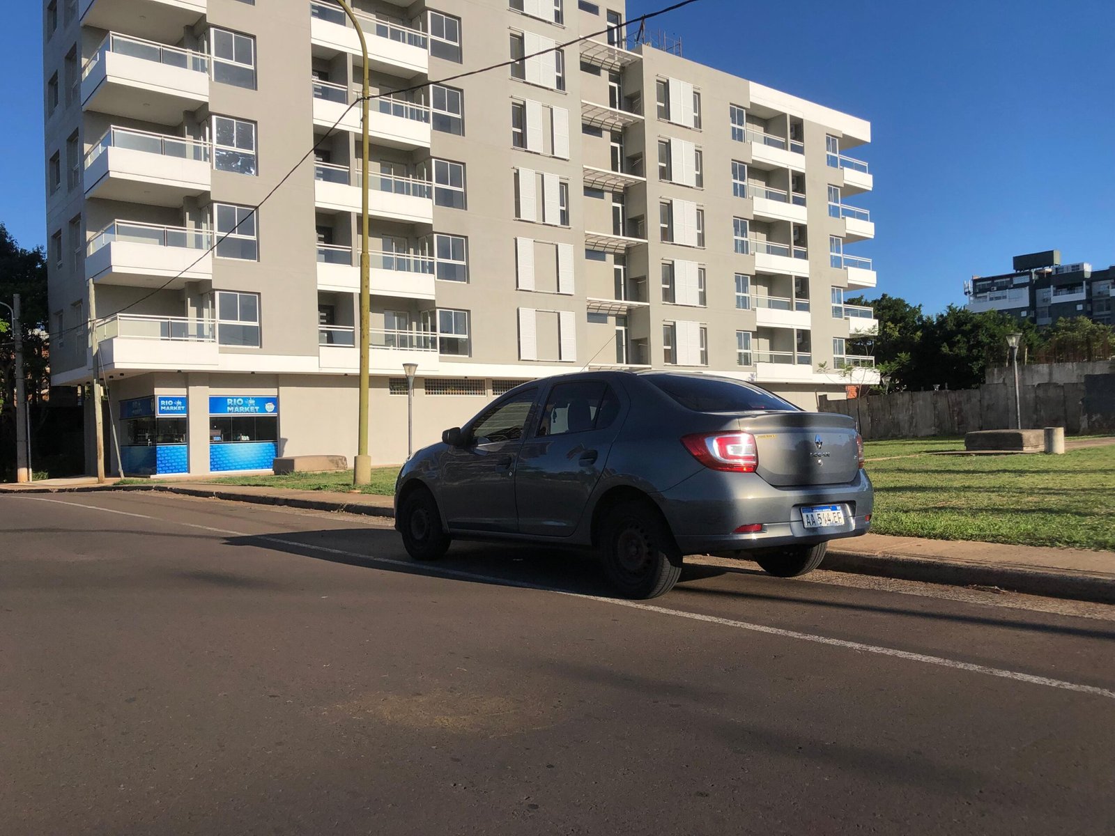 
								RENAULT LOGAN completo									