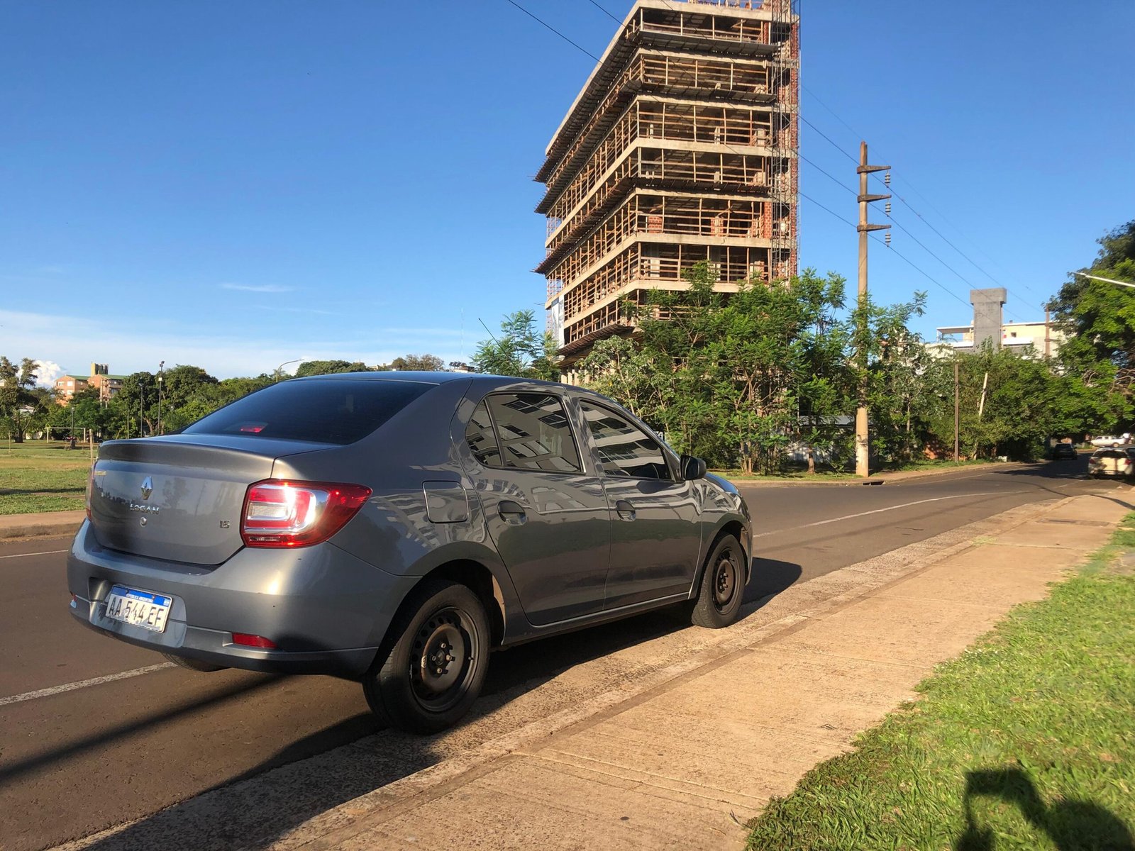 
								RENAULT LOGAN completo									