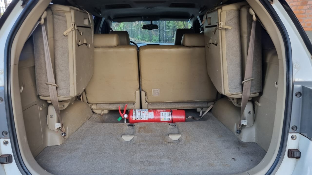 
								Toyota SW4 completo									
