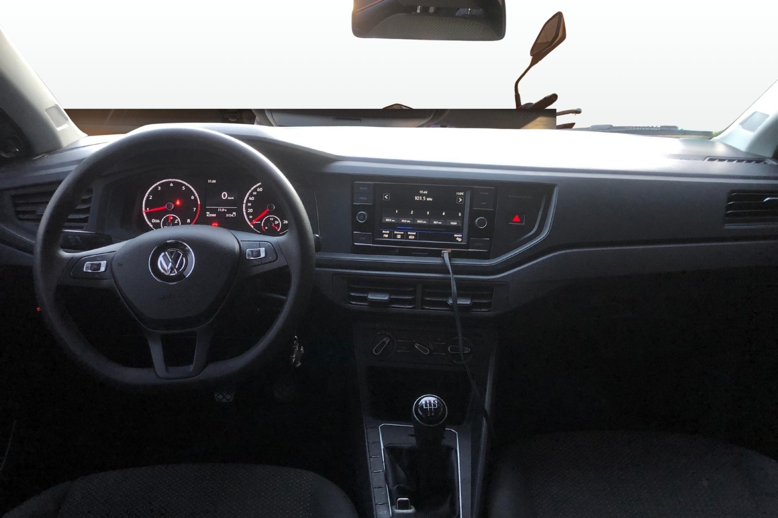 
								VOLKSWAGEN POLO completo									