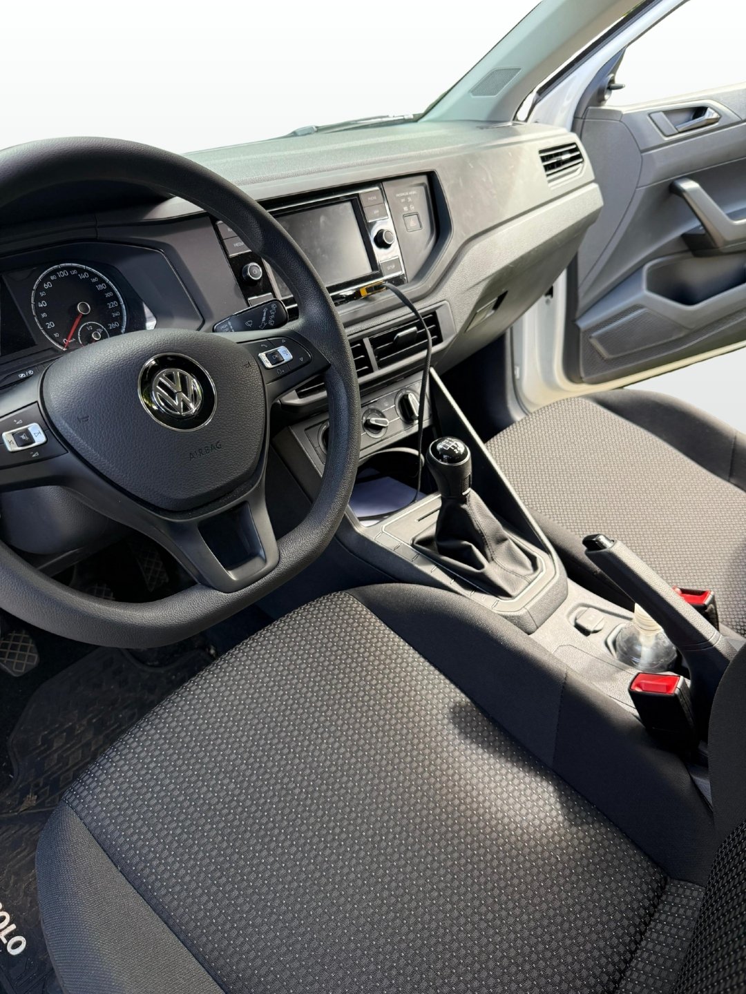 
								VOLKSWAGEN POLO completo									