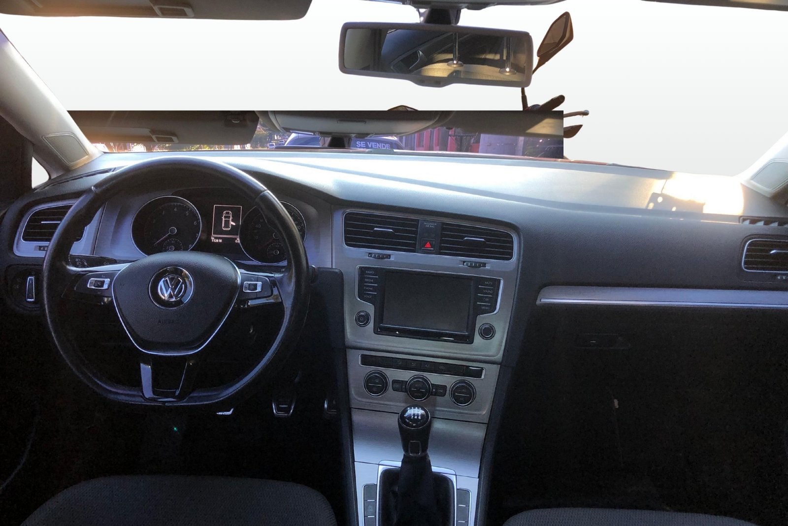 
								VOLKSWAGEN GOLF COMFORTLINE 1.4 TSI completo									