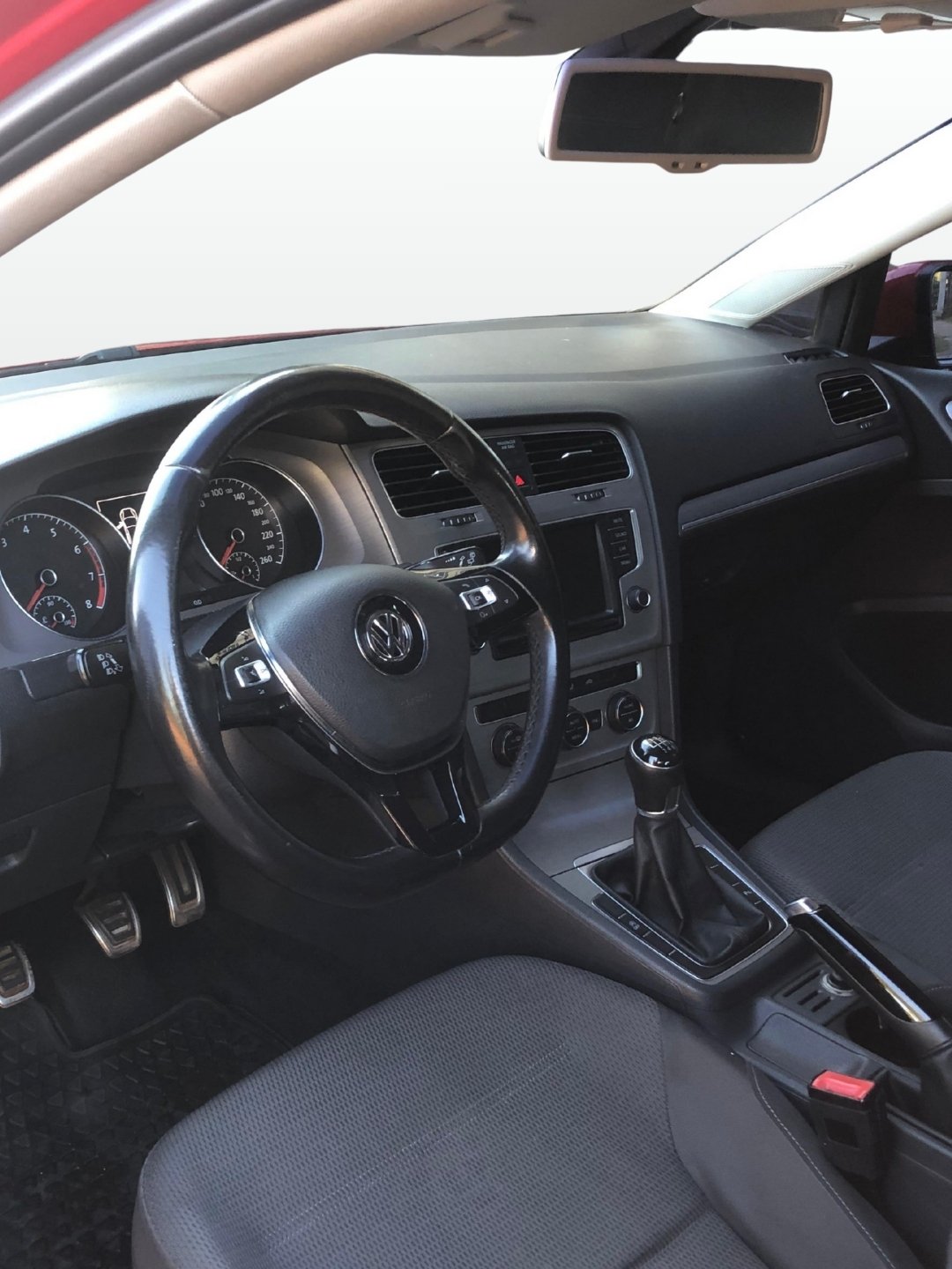 
								VOLKSWAGEN GOLF COMFORTLINE 1.4 TSI completo									
